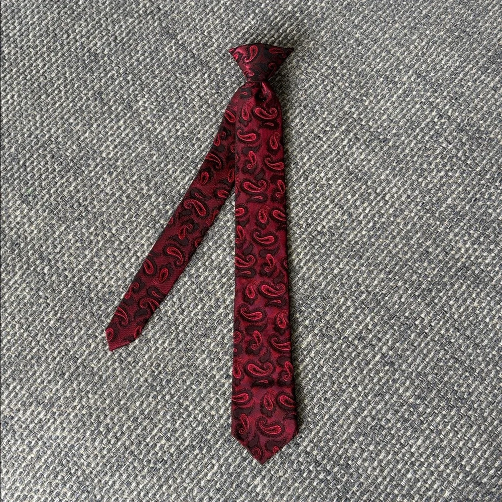 Vintage 80s Boys Burgundy Black Paisley Clip On Tie Ages 4-7 13 Inch L Neckwear
